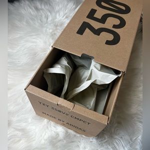*EMPTY* Yeezy 350 v2 compact